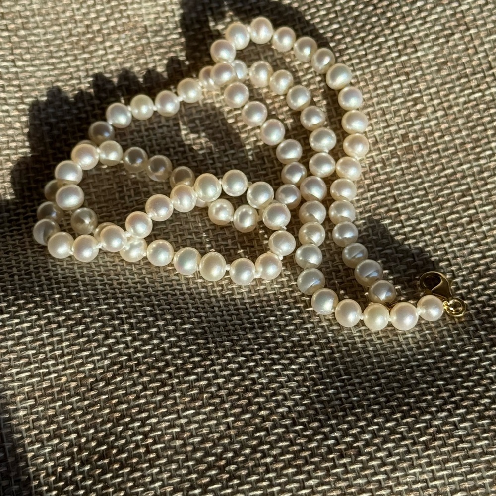 Elegant Pearl Necklace